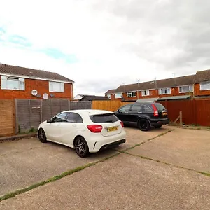 Luxury 5 Mins To Airport Sleeps 4 Luton (Bedfordshire)